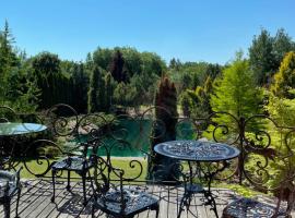 Pool Villa with japanese garden, hotel v destinaci Kaunas