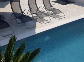 Villa Maris Nin, hotell i Nin