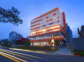 Starlet Hotel BSD City، فندق في تانغيرانغ