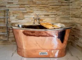 Relax in Super Size Copper Tub - 2 bedroom villa