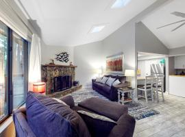 Cozy Mountain Townhome, hotel in Flagstaff