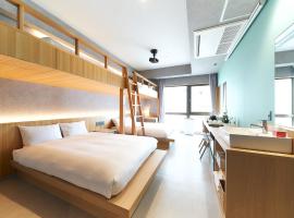 Rakuten STAY naha-tomarifuto bunk bed room，那霸的家庭旅館