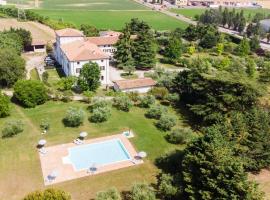 AGRITURISMO COLOMBARE TEBOI, hotell i Lazise