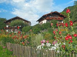 Gästehaus Koyerbauer Boardinghouse, estancia rural en Aschau im Chiemgau