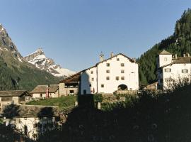 Hotel Weiss Kreuz, hotel v destinaci Splügen