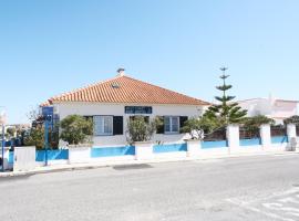 West Coast Surf Hostel, hotel a Areia Branca