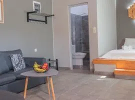 Spitakia-Cozy & Comfy Apartments 10minutes from the airport