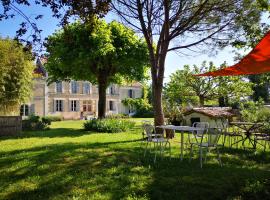 La Burie, hotel v destinaci Saint-Savinien