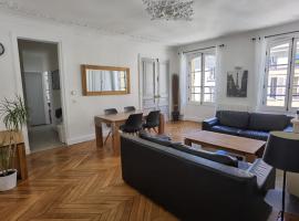 3 PIECES 4****, AU COEUR DU QUARTIER HISTORIQUE, self catering accommodation in Versailles