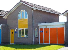 Nice house with a dishwasher, located in Friesland, hotel a Franeker