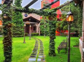 Quinta del Rey Hotel: Toluca şehrinde bir havuzlu otel