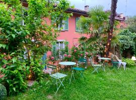 THE SECRET GARDEN ARONA VILLA in Piazza del Popolo 16 Historical Center，阿羅納的飯店