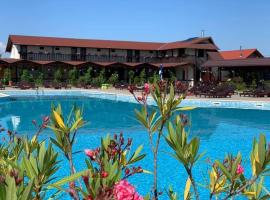 Aqua Club Elatis, hotel a Avrig