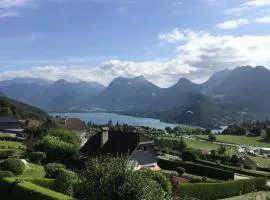 Charmant appartement avec vue lac