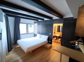 Le Meridiane City Rooms In Trento, hotel u Trentu