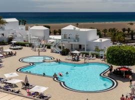 Hotel Lanzarote Village: Puerto del Carmen'de bir otel