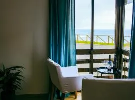 Enjoy VIEW apartment - ocean, surf, beach, eat & work