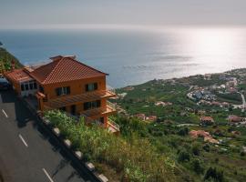 Sunset House, B&B di Arco da Calheta