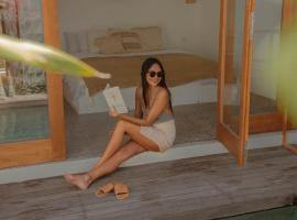 Tiga Studios - Adults Only, hotel en Kuta Lombok