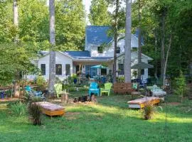 Charming Charlottesville Apt with Outdoor Space!