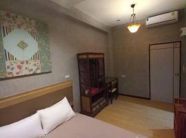 Buri Hostel Bangkok، فندق في Amphoe Phra Khanong