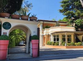 La Villa Desenzano, hotel v destinácii Desenzano del Garda