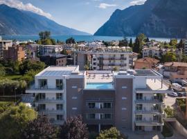 Aris Apartments & Sky Pool - Tonelli Hotels - Adult Friendly, hotel v destinácii Riva del Garda