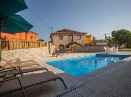 Casa da Clarinha, piscina, perto Sistelo e Ecovia do Vez