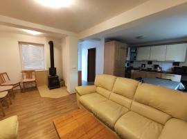 Hulín에 위치한 호텔 Apartmán Hulín, Chrášťany - bílý