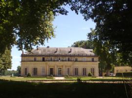 Le Château de BRESSEY & son Orangerie、Bressey-sur-Tilleのホテル