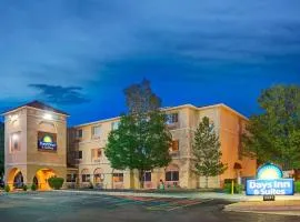 Days Inn & Suites by Wyndham Airport Albuquerque