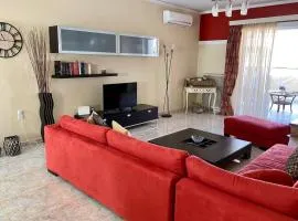 Elina's Spacious Apartment in Patras with private parking