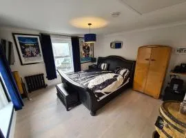 Southsea Royale Studio, James Bond, Parking, Seafront