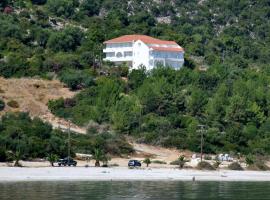 Filoxenia Hotel & Apartments, hotel in Poros