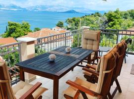 Villa Mala - Pool - Jacuzzi - 5 min. zum Meer, hotel en Trogir