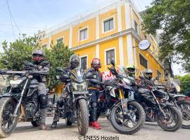 Eness Hostels Pondicherry, hotel en Pondicherry