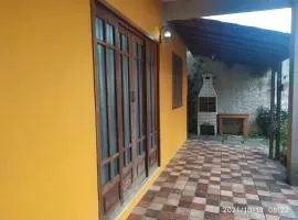 Casa amarela da Prainha de Mambucaba (10 pessoas)