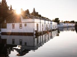 The Sea Lodges Portoroz - Bootshaus Floating Sea House, hotel a Portoroz