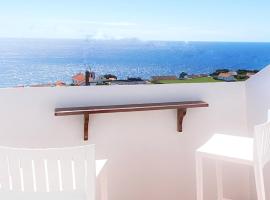 Miradouro da Papalva Guest House - Pico - Azores เกสต์เฮาส์ในSão João