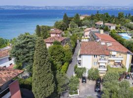 Hotel Serenella, hotel din Sirmione