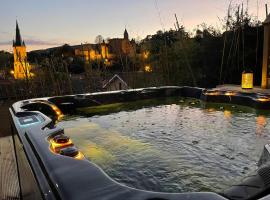 L'ABRI du château SPA et détente, spa hotel in Jarnioux