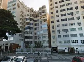 Copacabana Beach, Av Atlântica