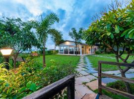 SaffronStays Le Soil, Igatpuri - pet-friendly villa with viewing deck for panoramic views, hotel u gradu Igatpuri