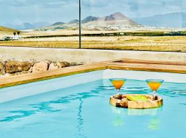 Canaryislandshost l The Sky Suites, hotel em Tinajo