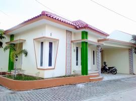 Karyakita Homestay Rumah Magelang, hotel in Magelang