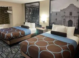 Super 8 by Wyndham San Antonio Downtown NE