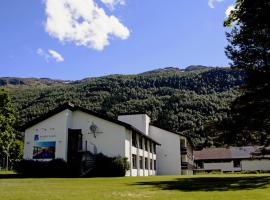 Nordfjord Hotell, ξενοδοχείο με σπα σε Nordfjordeid