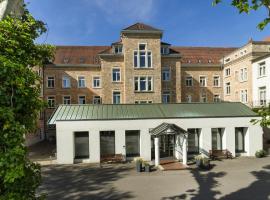 Bildungshaus St. Bernhard - Wohnen und Tagen – hotel w mieście Rastatt