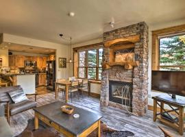 Cozy Crested Butte Condo 50 Yards from Ski Lift!, hotel sa parkingom u gradu Mount Crested Butte