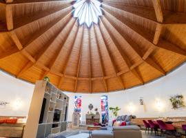 dreamcation - Ehemalige Kirche & Souterrain Wohnung, 3D-Tour, Terrasse, BBQ, Kamin, hotel in Kelheim